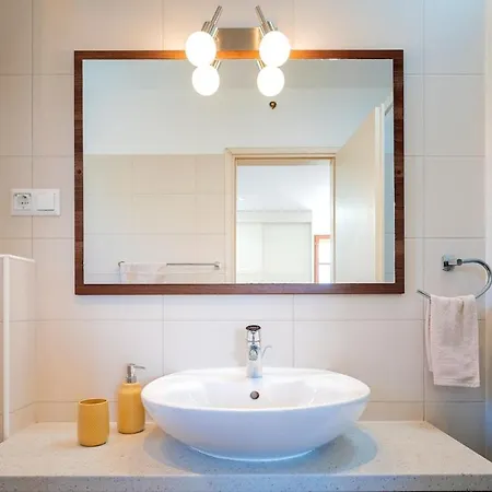 Everything Just A Few Steps Away * 흐바르